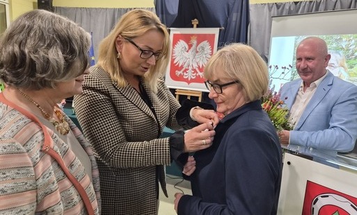Odznaka Honorowa Zasłużona dla Miasta Ogrodu Podkowy Leśnej dla Teresy Grażyny Zabłockiej