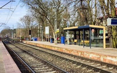 Zdjęcie do KOMUNIKAT WKD W SPRAWIE ORGANIZACJI RUCHU POCIĄG&Oacute;W I ZASTĘPCZEJ KOMUNIKACJI AUTOBUSOWEJ NA LINII WKD W OKRESIE 2023.05.29-2023.06.07